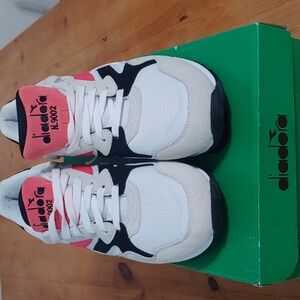 NIB Diadora N.9002 size 10.5